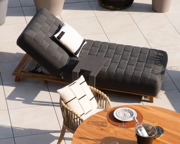 Table D'appoint Design En Aluminium Gris Anthracite "Lazy Beach" – Image 4