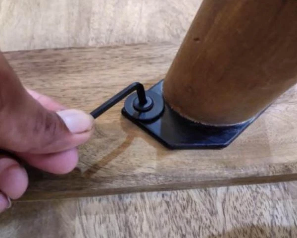 Bureau Scandinave Avec Pieds Compas Bois Et Pierre "Vintage Grey" – Image 4