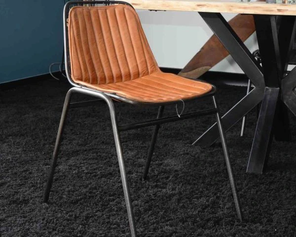 Lot De 4 Chaises Industrielles Métal Et Cuir Marron Antique " Rétro" – Image 4