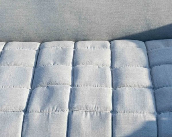 Canapé Haut De Gamme Avec Retour Droit Tissu Sunbrella Gris Clair "Lombok" – Image 6