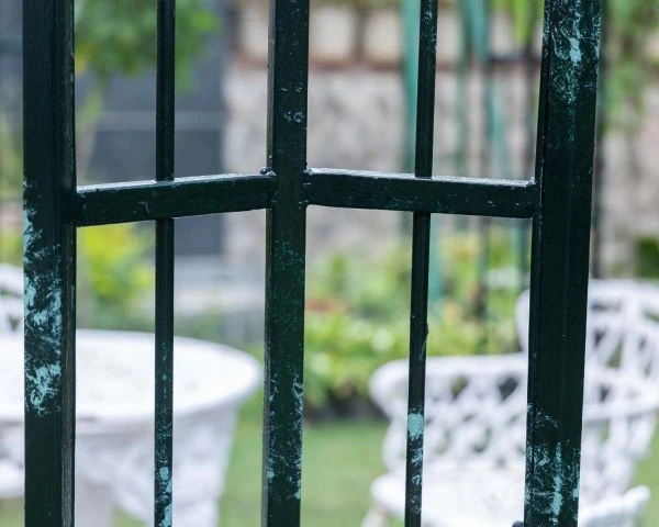 Grande Gloriette De Jardin En Fer Forgé Aspect Vieilli "Rosy" Diamètre 3m55 – Image 4