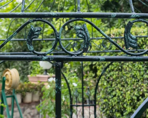 Grande Gloriette De Jardin En Fer Forgé Aspect Vieilli "Rosy" Diamètre 3m55 – Image 3