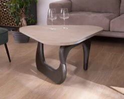 Table Basse En Manguier Massif Plateau Triangulaire "Pop Vintage"